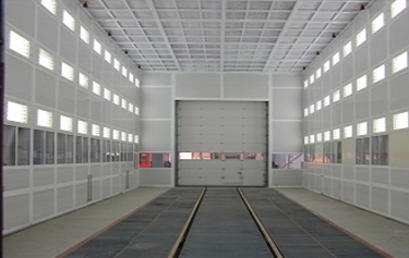 Water-rotating spray paint booth